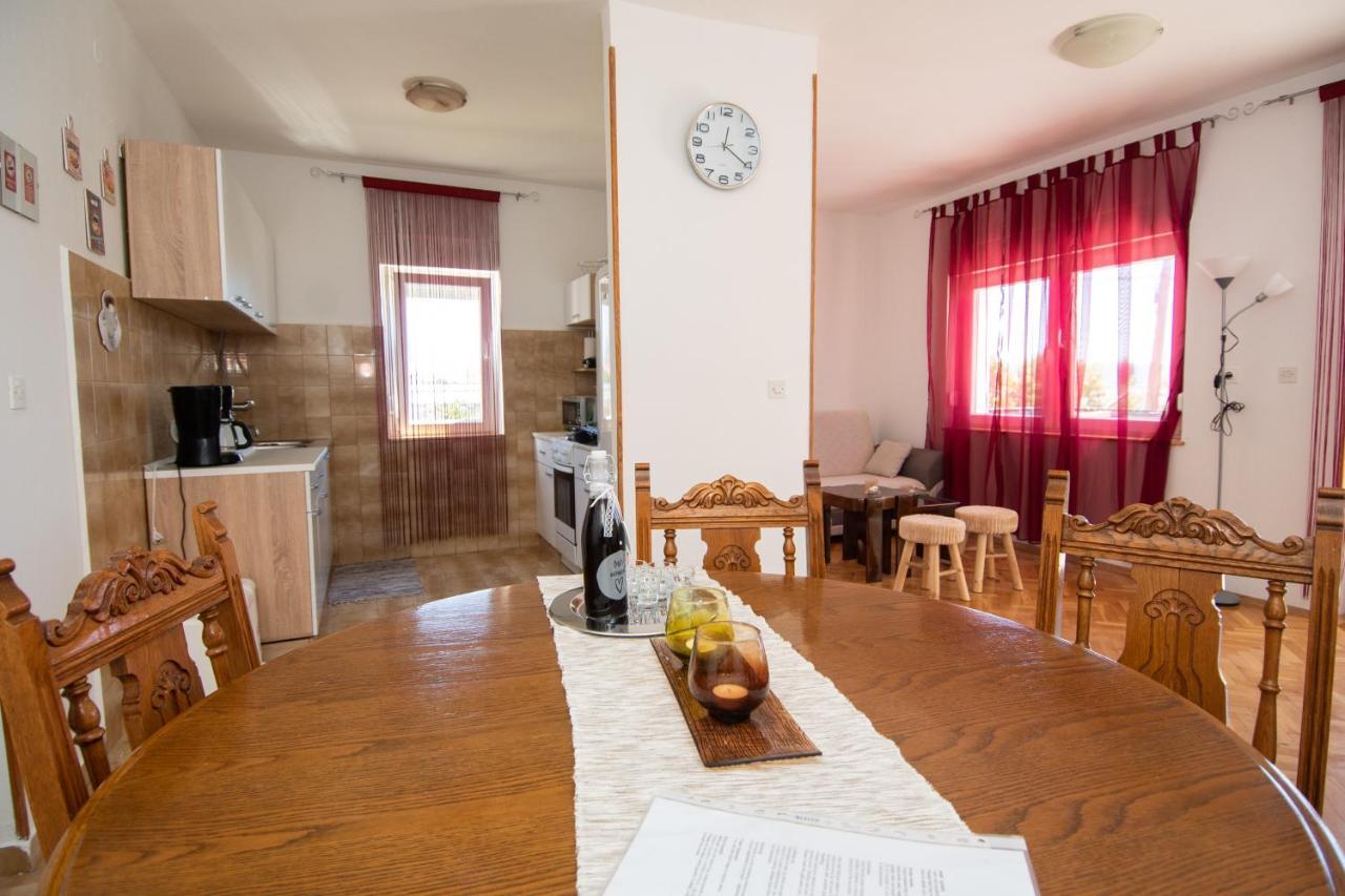 Apartmani Ivana 2 Kaštela エクステリア 写真